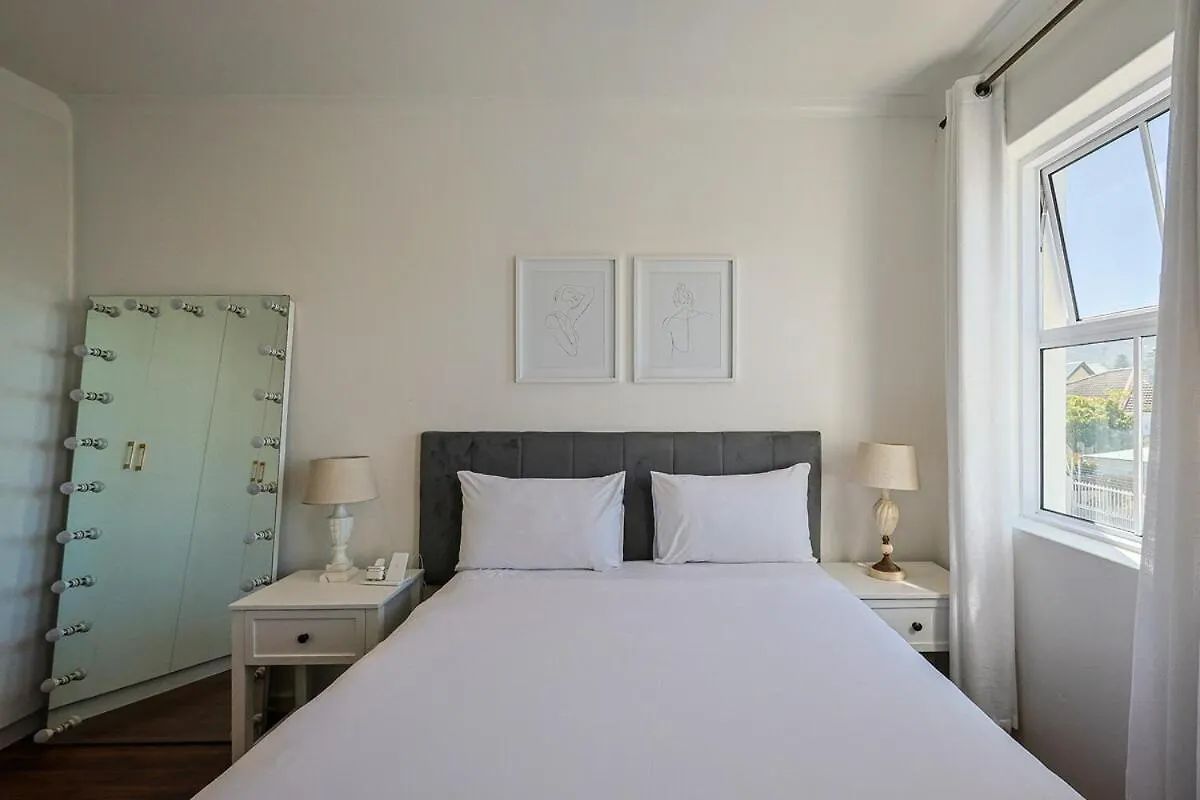 Fully Equipped Claremont Home With Pool & Style Cape Town