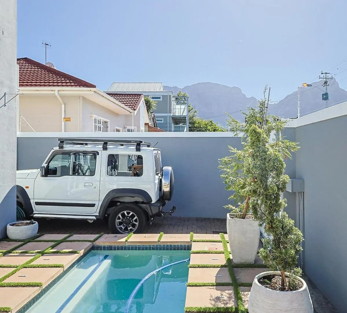 Fully Equipped Claremont Home With Pool & Style Cape Town